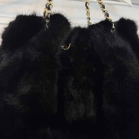 PAOLO MASI MINK FUR PURSE WITH CHAIN STRAPS BLACK GOLD - Picture 2 of 10